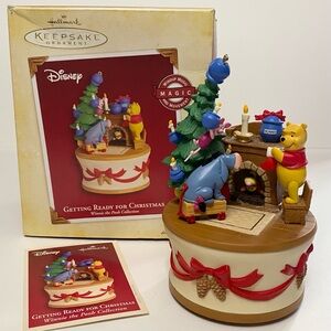 ♥️🎄New Hallmark Winnie the Pooh“Getting Ready For Christmas”Music & Movement Box